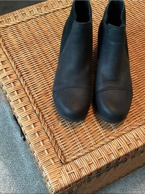 Sorel Black Leather Ankle Booties